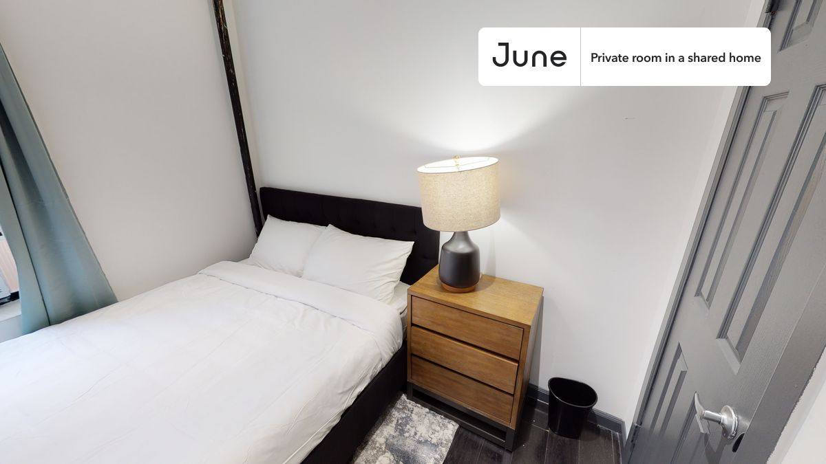 Apartment for rent at 226 E 7th St #A, New York, NY 10009