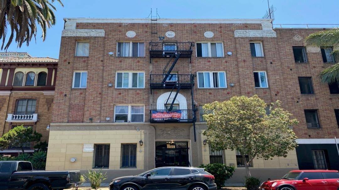 Apartment for rent at 862 South Catalina Street, 856 S Catalina St #108, Los Angeles, CA 90005