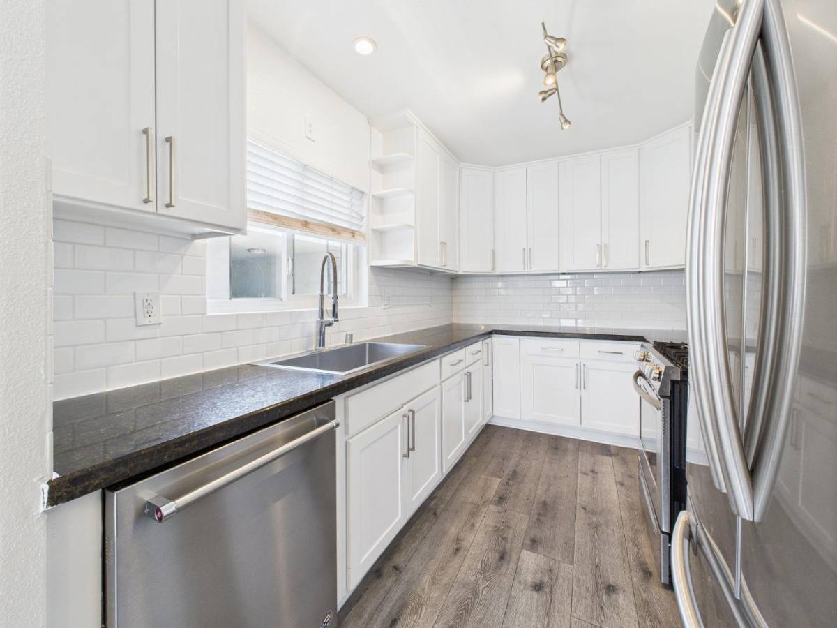Apartment for rent at 303 E Alameda Ave S, Burbank, CA 91502