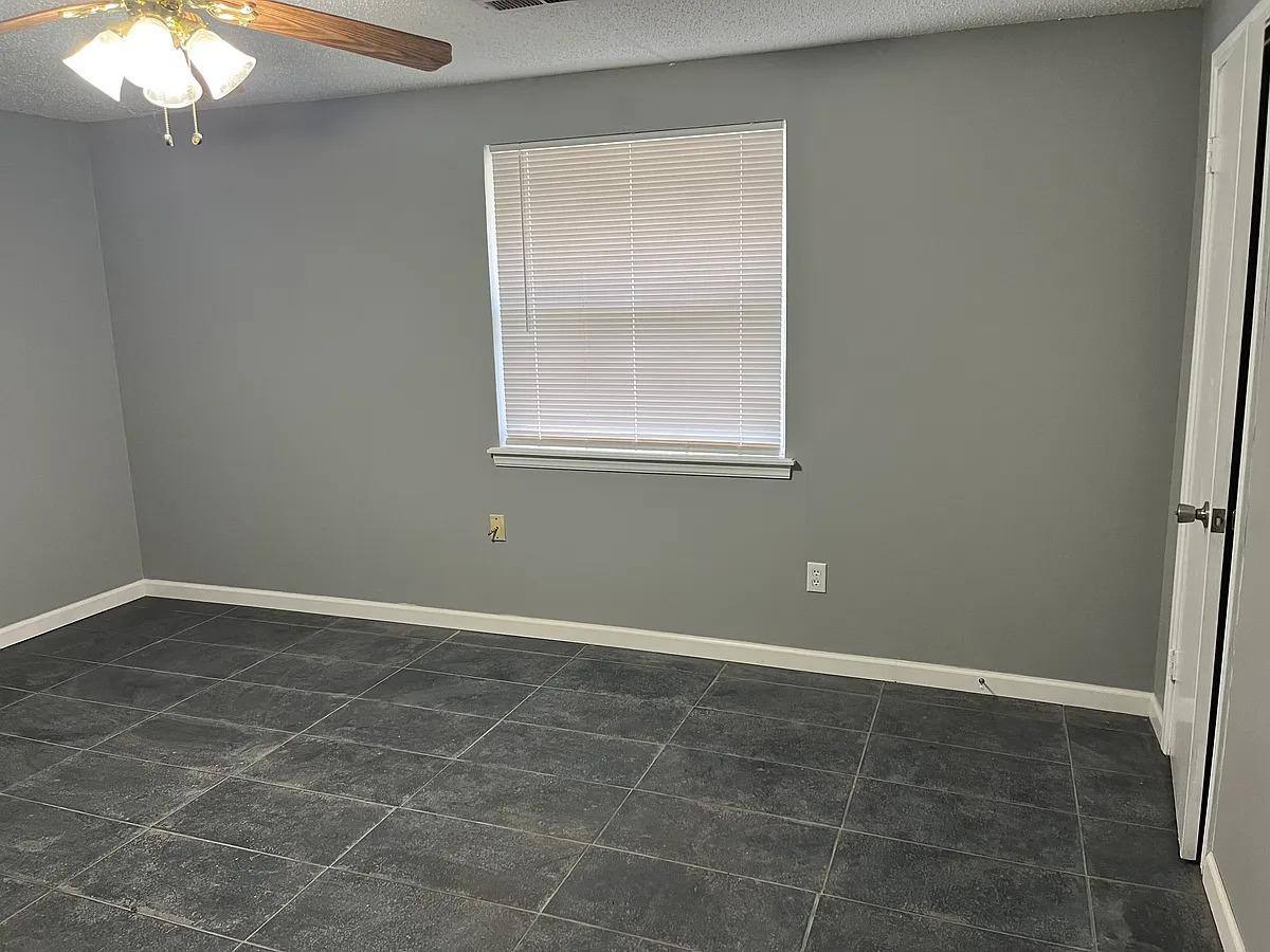 Apartment for rent at Meadow Lakes, 506 Erinblu Place, Edmond, OK 73003