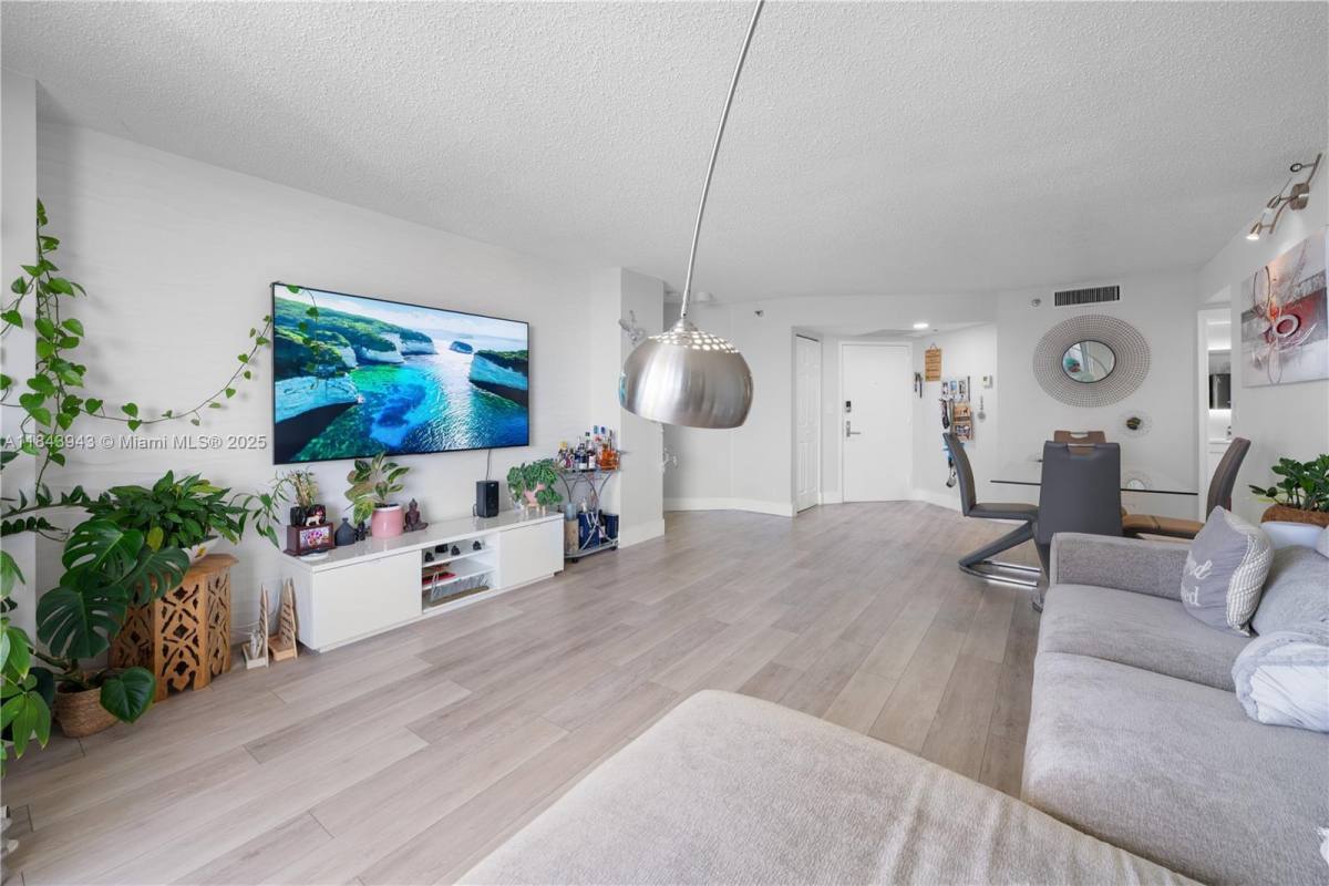 Apartment for rent at 3530 Mystic Pointe Dr #1406, Miami, FL 33180