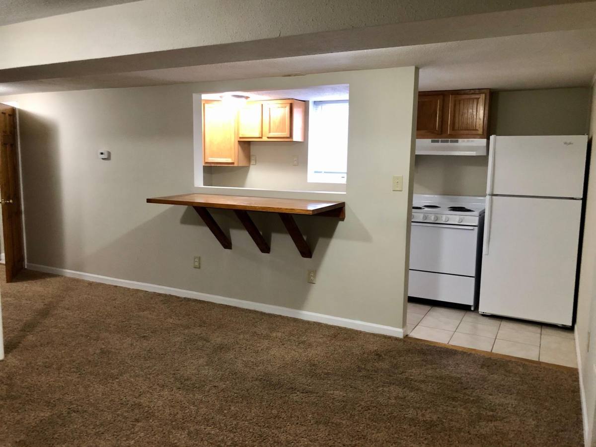 Apartment for rent at 206 W Canedy St #B, Springfield, IL 62704