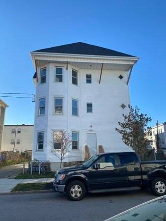 Apartment for rent at 86 Beetle St #1R, New Bedford, MA 02746