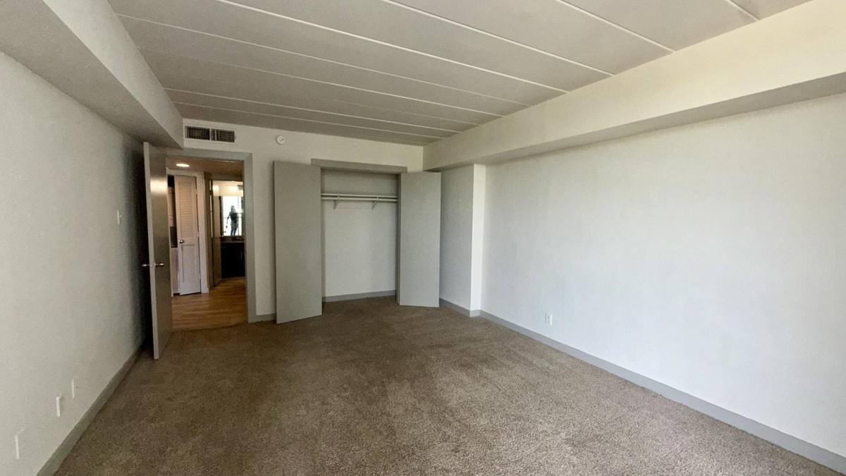 Apartment for rent at Riverway Court, 5400 Memorial, Houston, TX 77007
