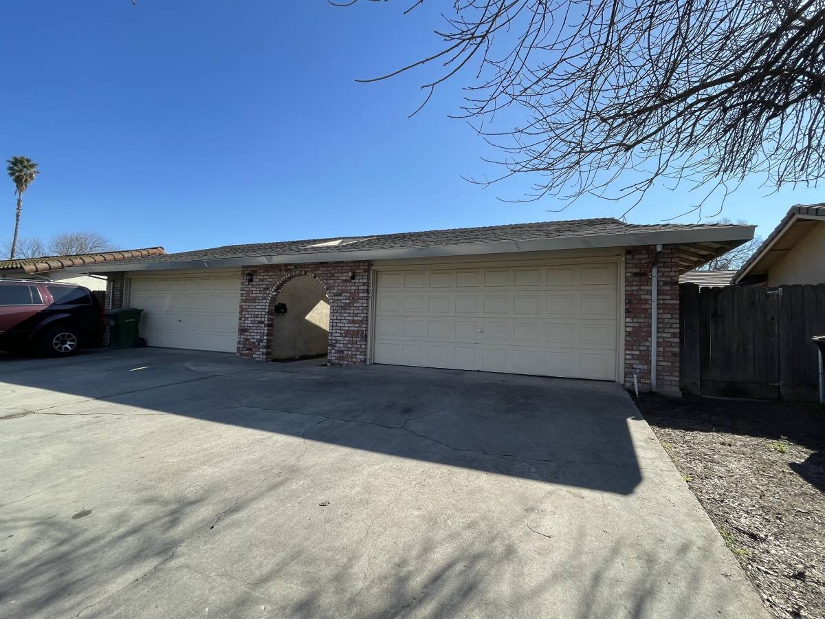 House for rent at Coffee Plaza, 1720 Floyd Ave #1, Modesto, CA 95355