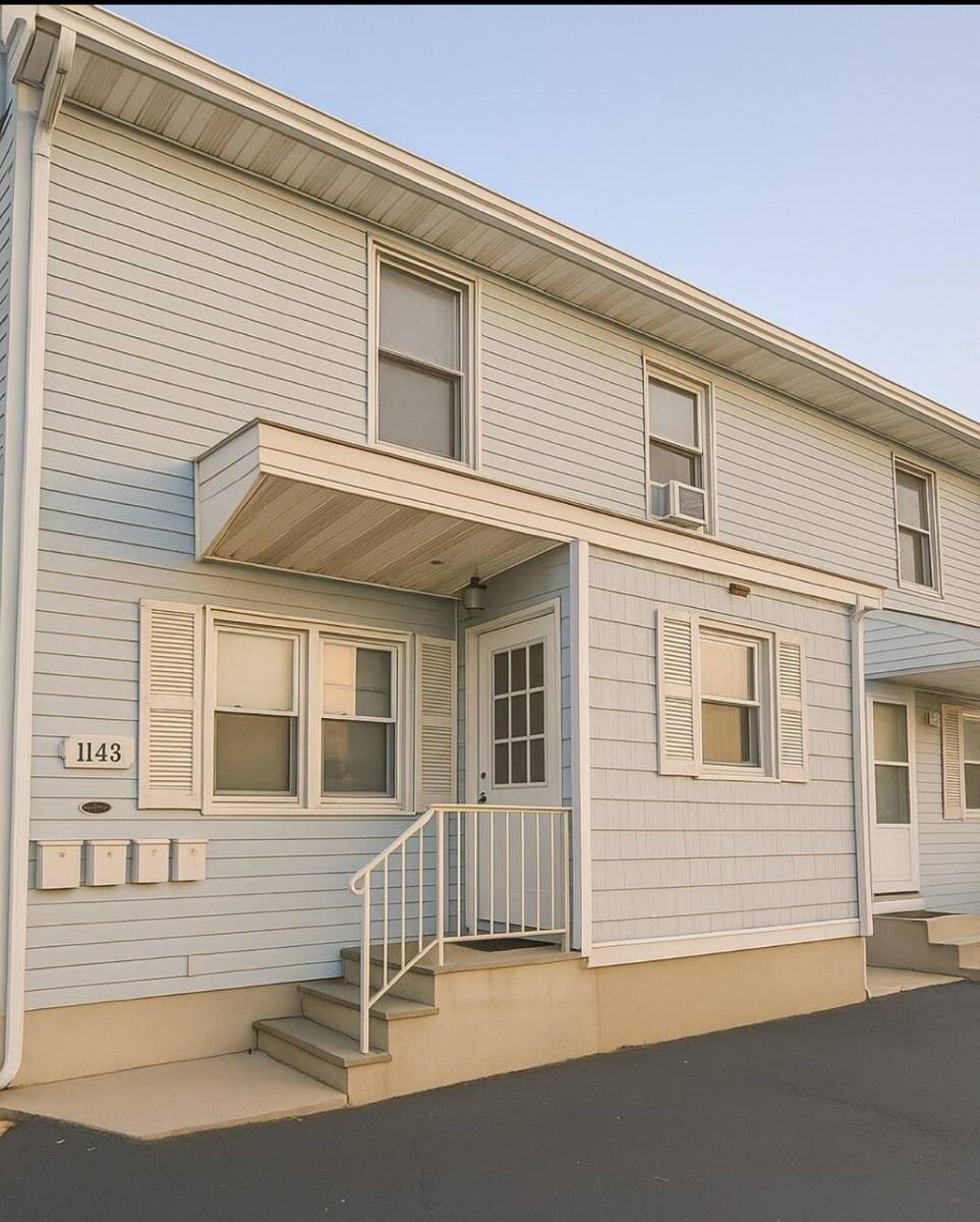 Apartment for rent at 1143 Saint Georges Ave, Rahway, NJ 07065