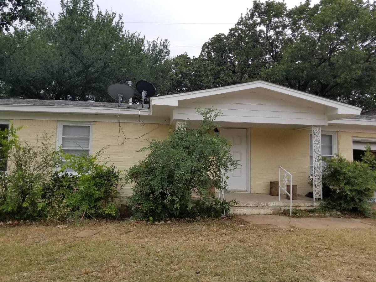 House for rent at 5908 Maceo Lane, Fort Worth, TX 76112