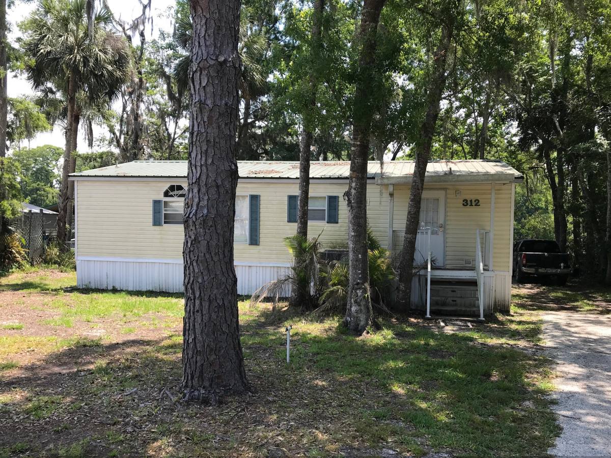 House for rent at 312 Paradise Circle, Satsuma, FL 32189