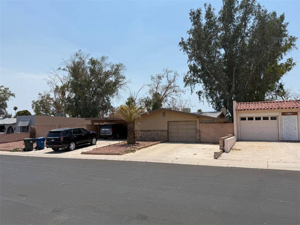 House for rent at 2605 Country Club Dr, Bullhead City, AZ 86442