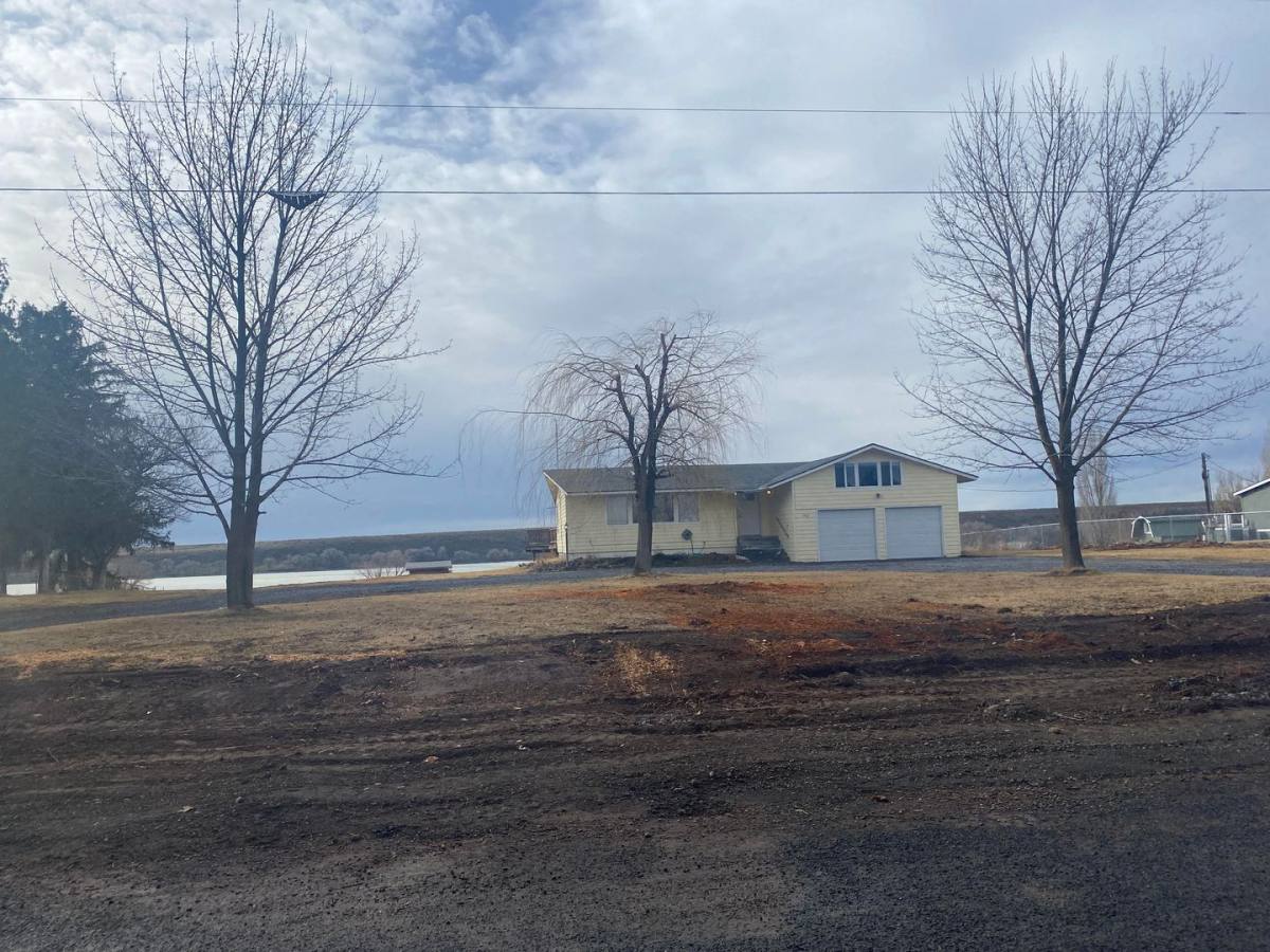 House for rent at 4567 Rd 65 NE, Moses Lake, WA 98837
