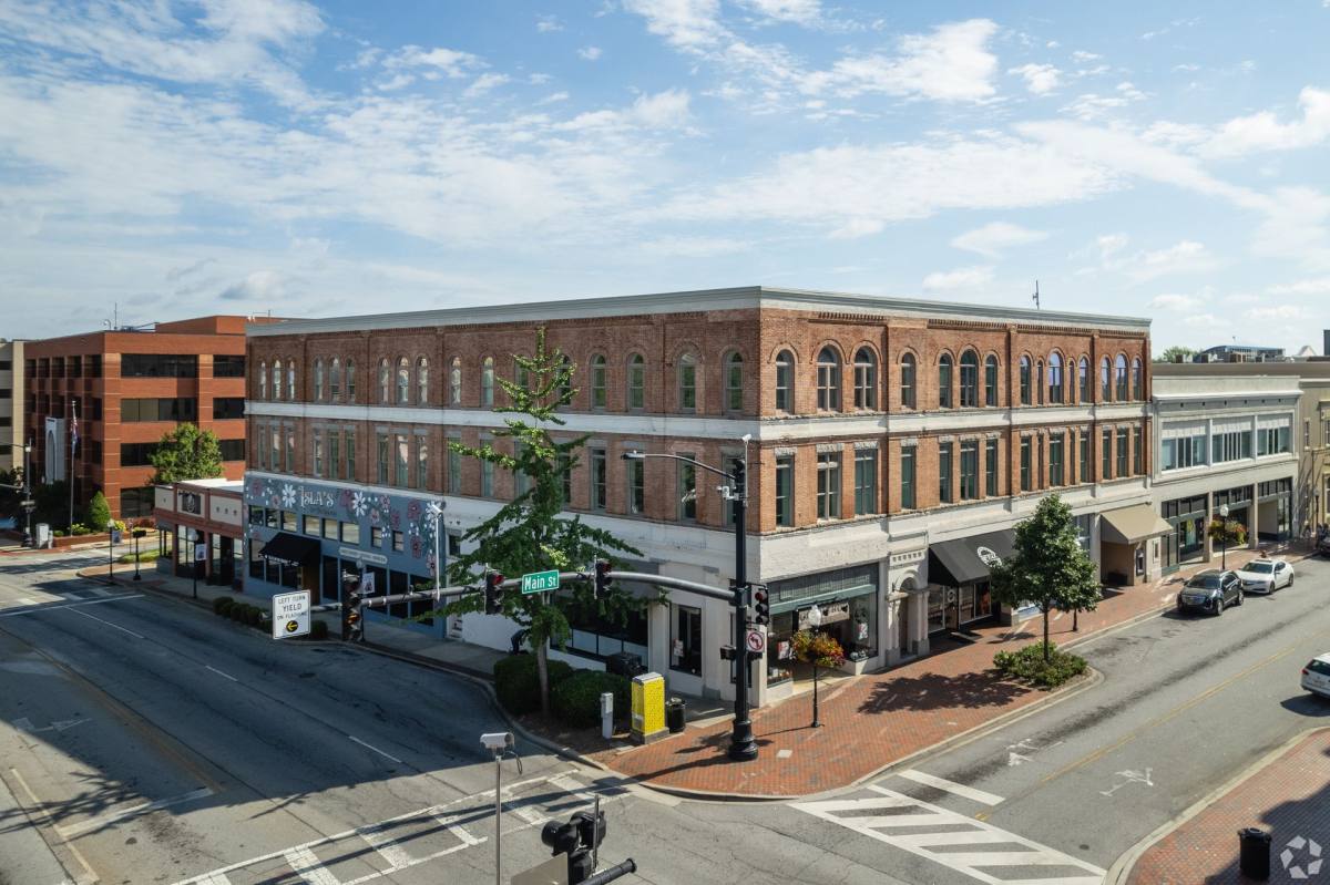 Apartment for rent at 100 E Main St, Spartanburg, SC 29306