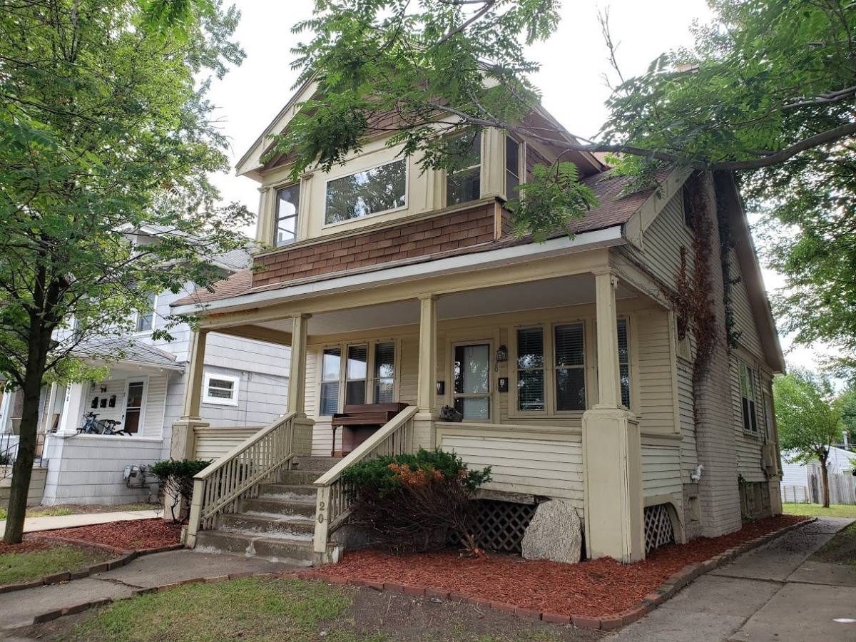 Apartment for rent at 120 S W St, Royal Oak, MI 48067