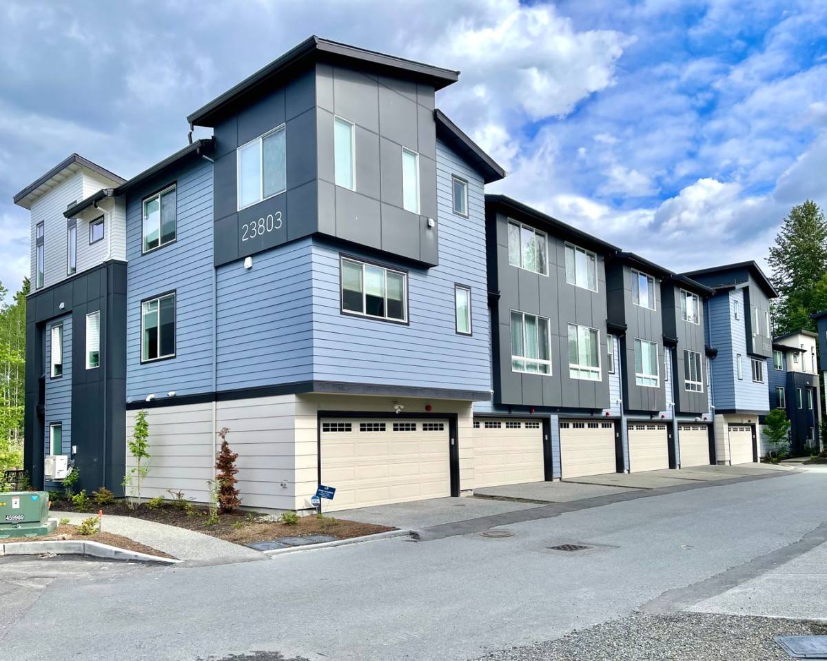 Townhouse for rent at 23803 7th Ave SE, Bothell, WA 98021