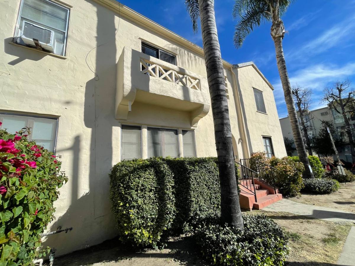 Apartment for rent at 11201 Huston St, North Hollywood, CA 91601