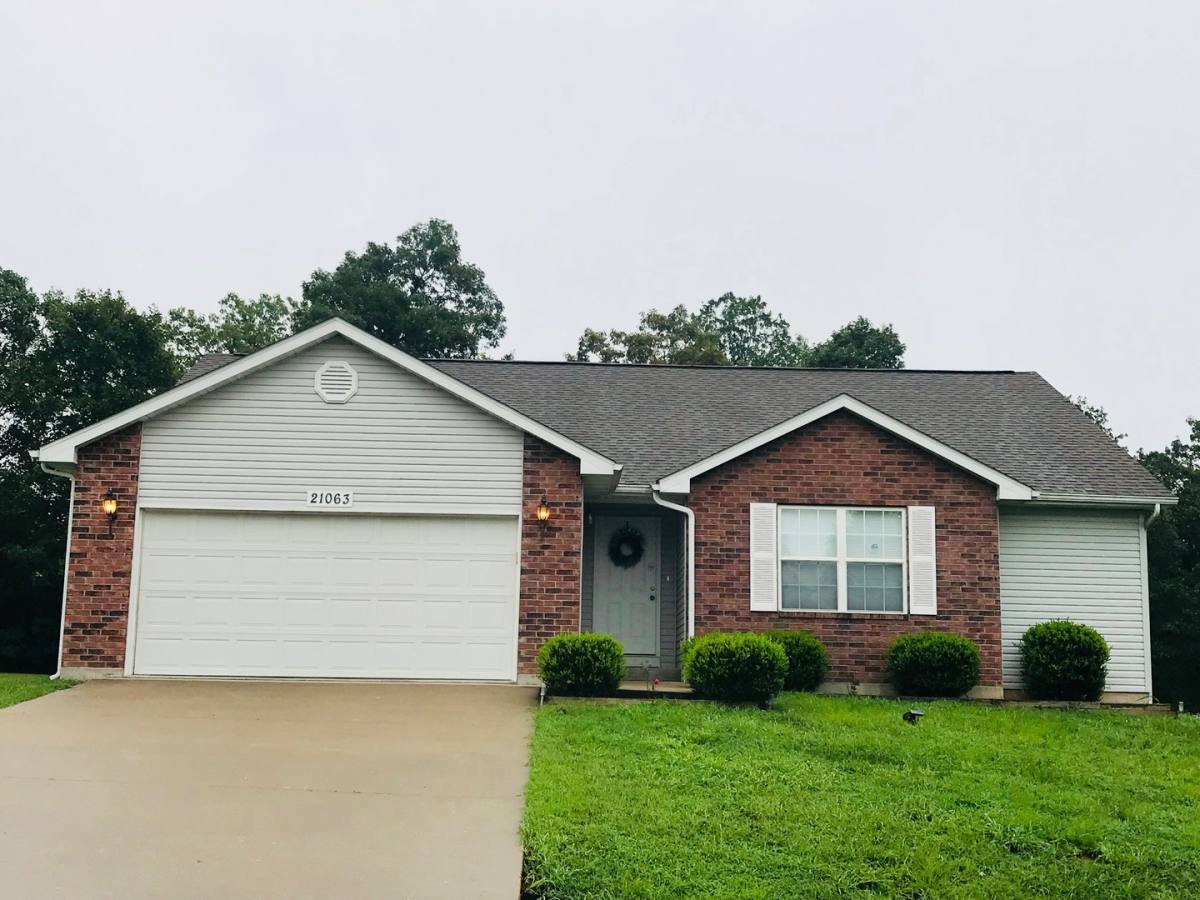 House for rent at 21063 Larson Rd, Waynesville, MO 65583