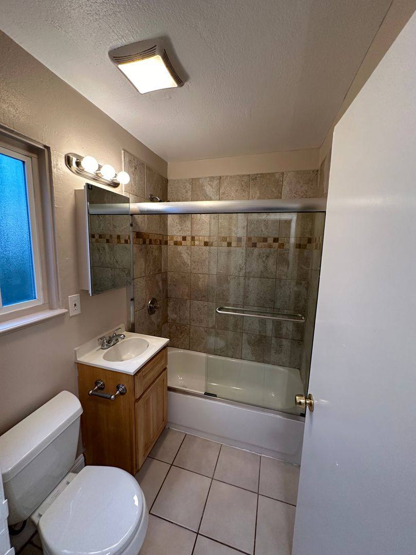 Apartment for rent at 7828 International Blvd, Oakland, CA 94621