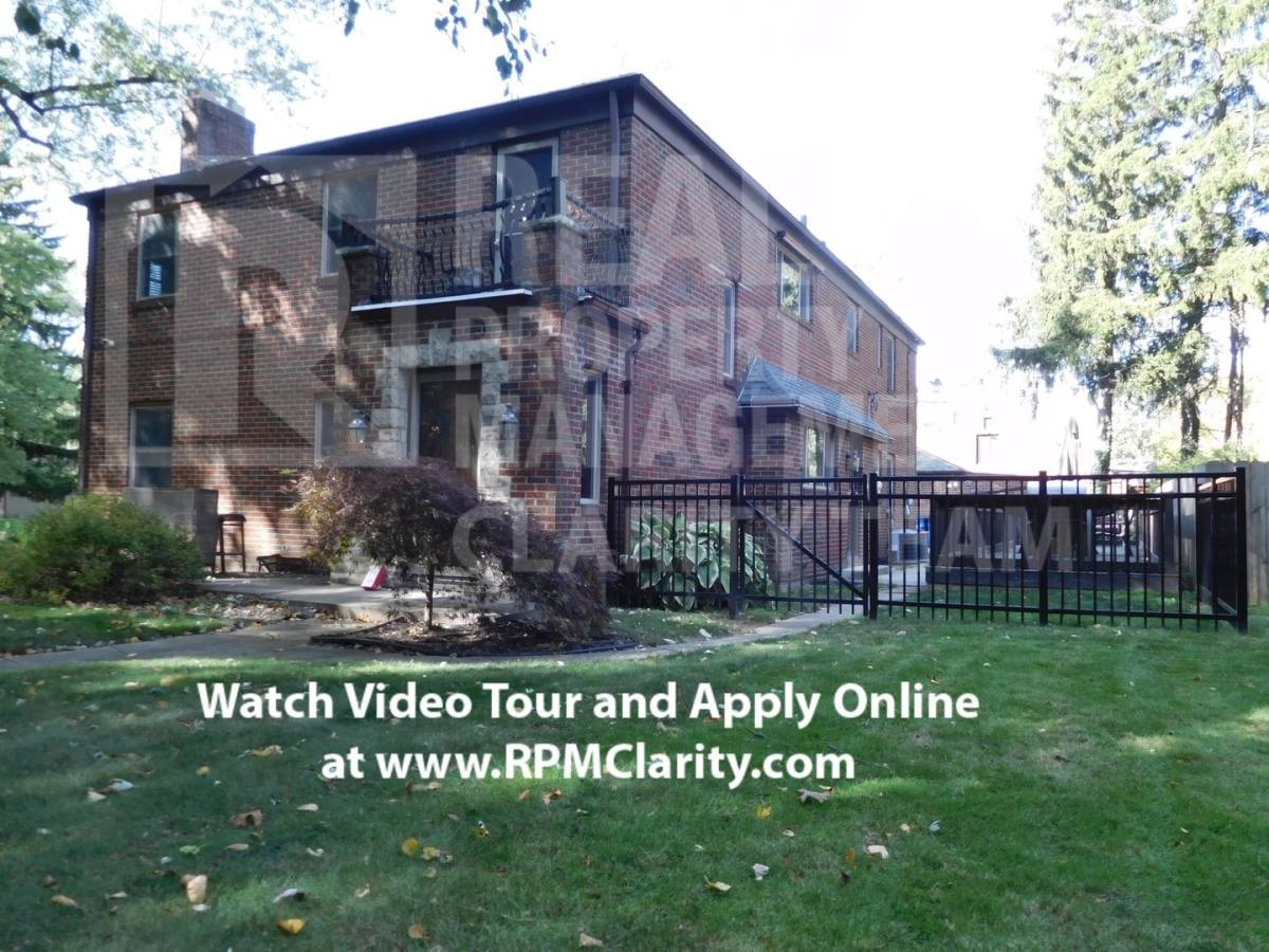 Apartment for rent at 2458 Kenwood Blvd, Toledo, OH 43606