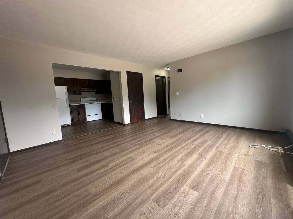 520 River Forest Rd, Evansdale, IA 50707