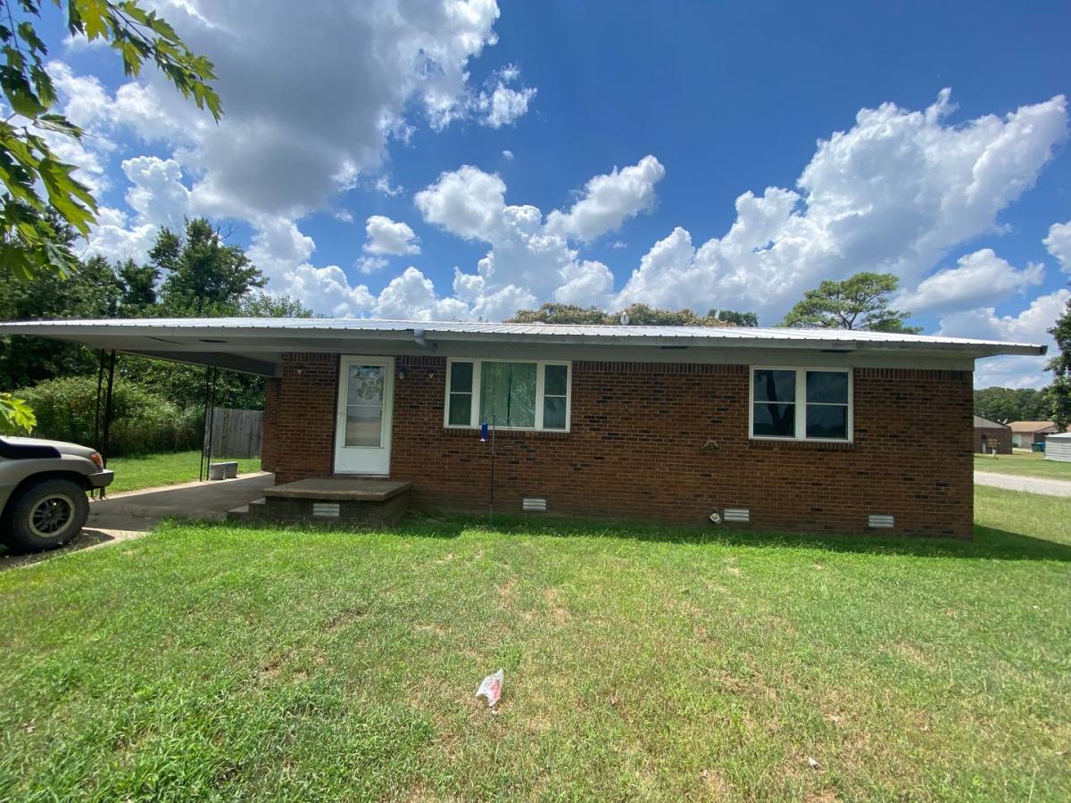 House for rent at 300 S Crossroads, Powhatan, AR 72458