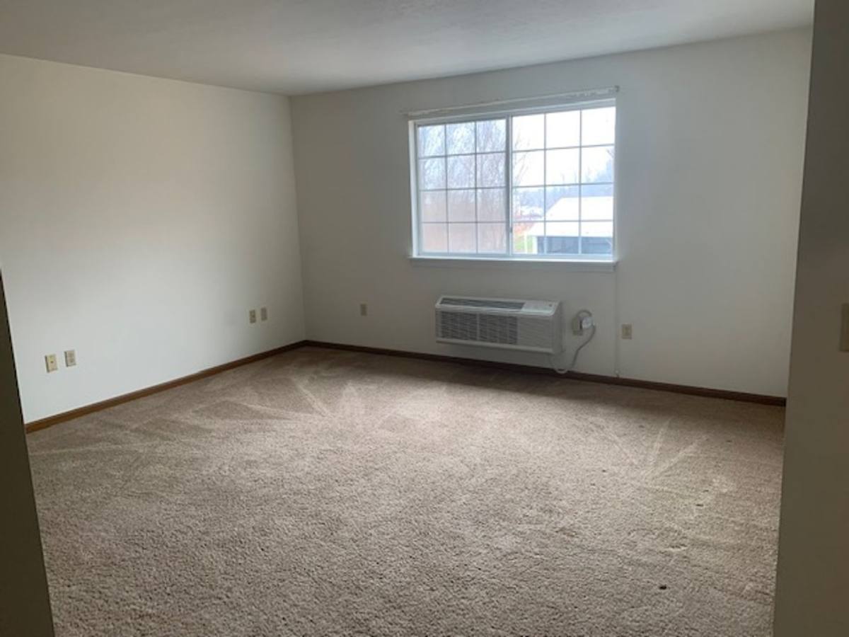 Apartment for rent at 402 Kittery Ridge Dr, New Castle, PA 16101