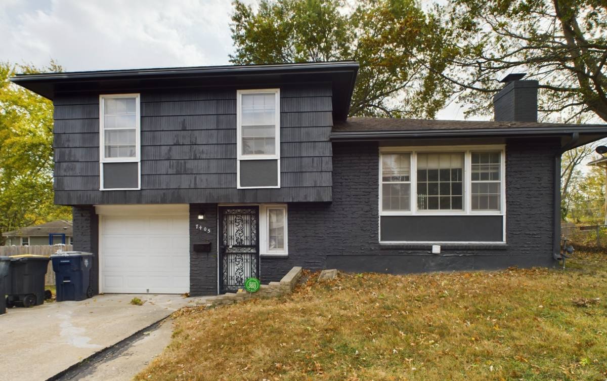 House for rent at 7405 E 93rd St, Kansas City, MO 64138