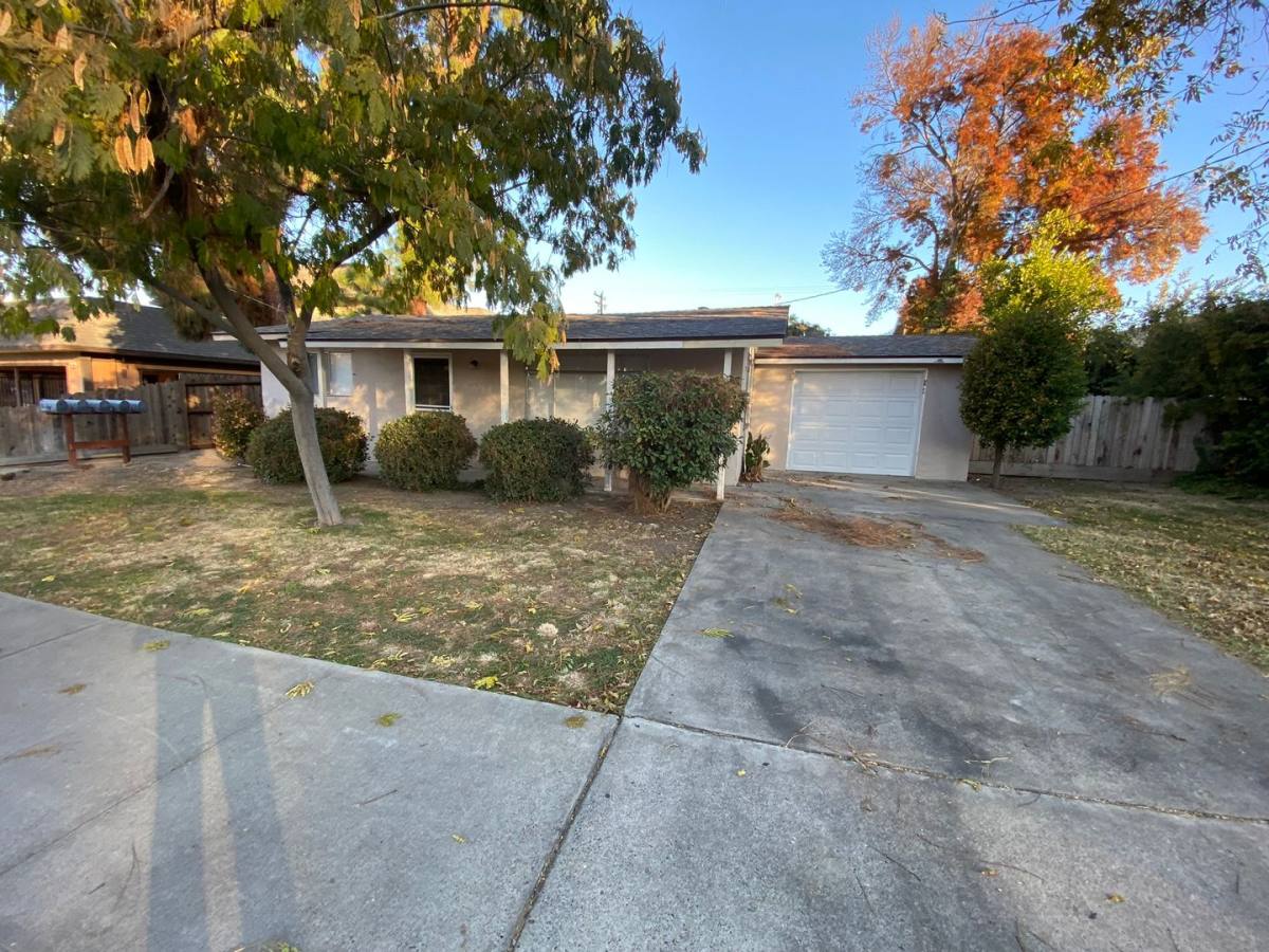 Apartment for rent at 101, 103, 105, 107, 109, 111 E Canal Dr, Turlock, CA 95380