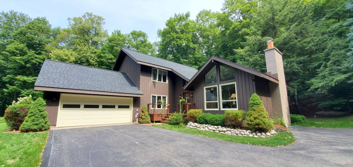 Apartment for rent at 8676 Fairway Dr, Beulah, MI 49617