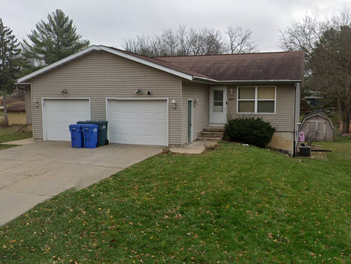 Apartment for rent at 625 Ellis Ave, Baraboo, WI 53913
