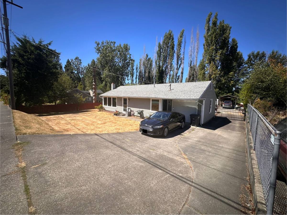 House for rent at 2616 S 128th St, Seattle, WA 98168