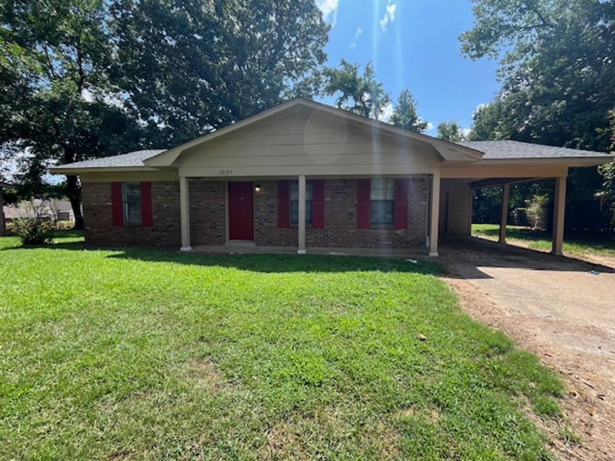 House for rent at 5009 Fleetwood Dr, Horn Lake, MS 38637