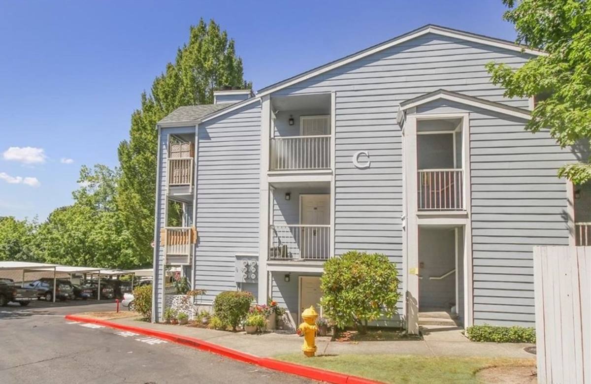 Apartment for rent at 975 Aberdeen Ave NE, Renton, WA 98056