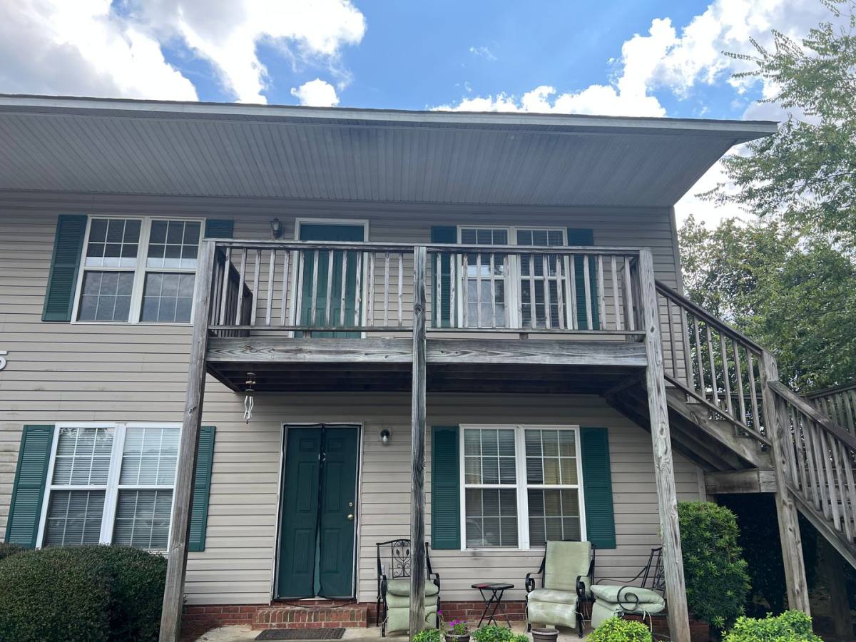 Apartment for rent at 105 Middle St, Greenwood, SC 29649