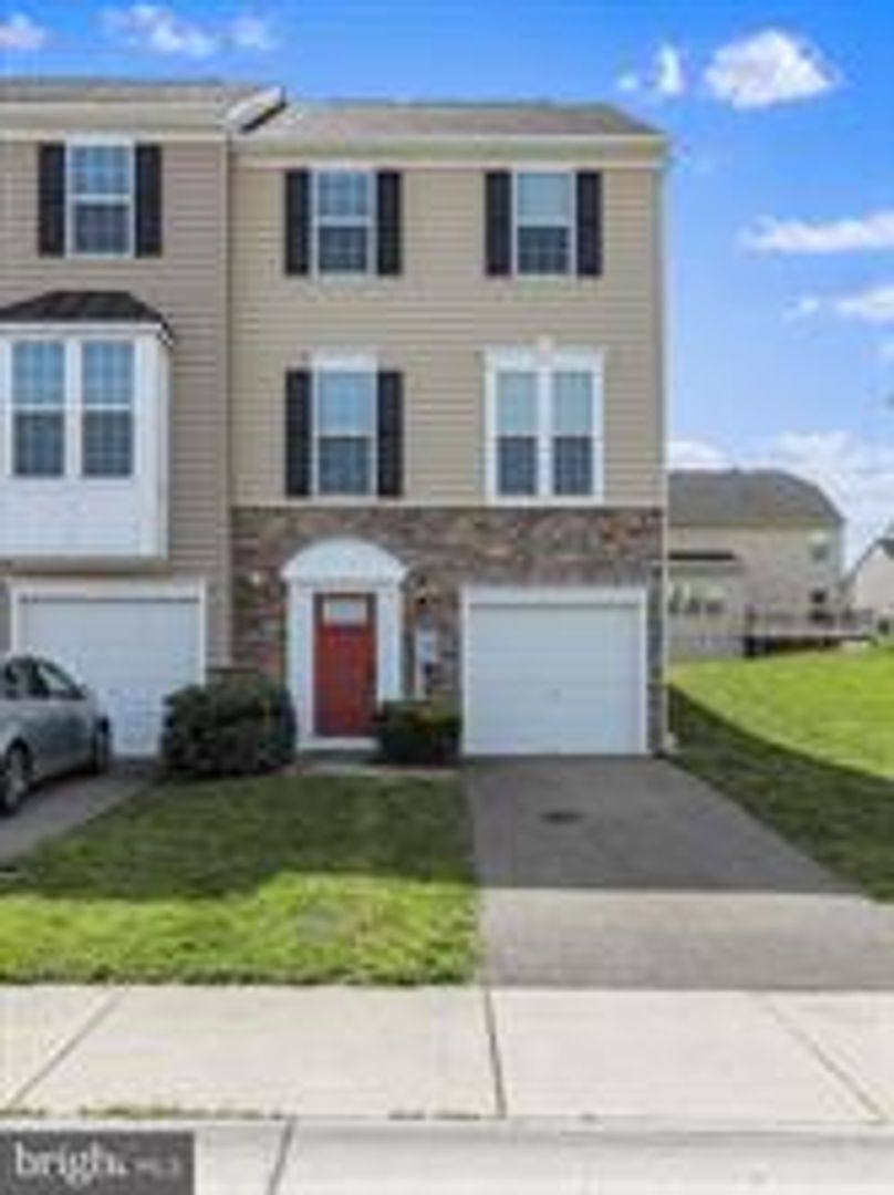 House for rent at 100 Norwood Dr, Falling Waters, WV 25419