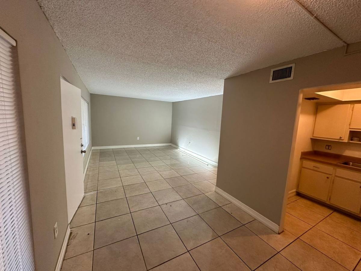 Apartment for rent at 1830 Maravilla Ave, Fort Myers, FL 33901