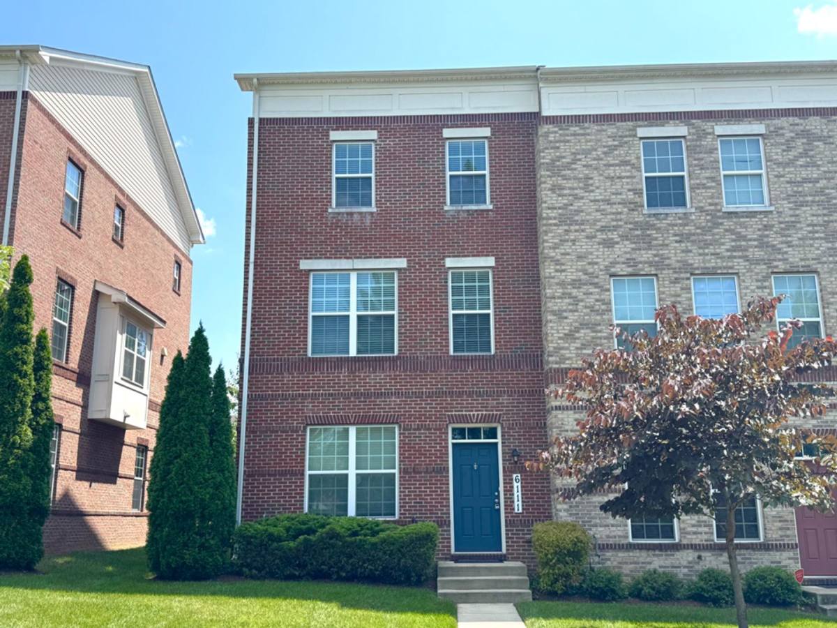 Townhouse for rent at 6111 Hanlon St, Capitol Heights, MD 20743