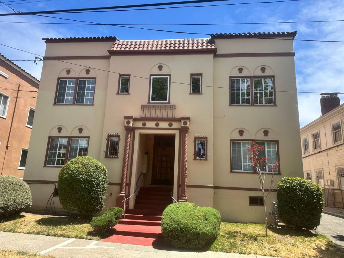 Apartment for rent at 2319 Grant St, Berkeley, CA 94703