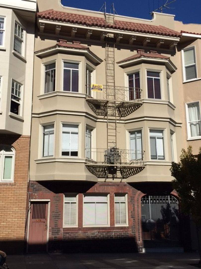Apartment for rent at 1732 Washington St, San Francisco, CA 94109