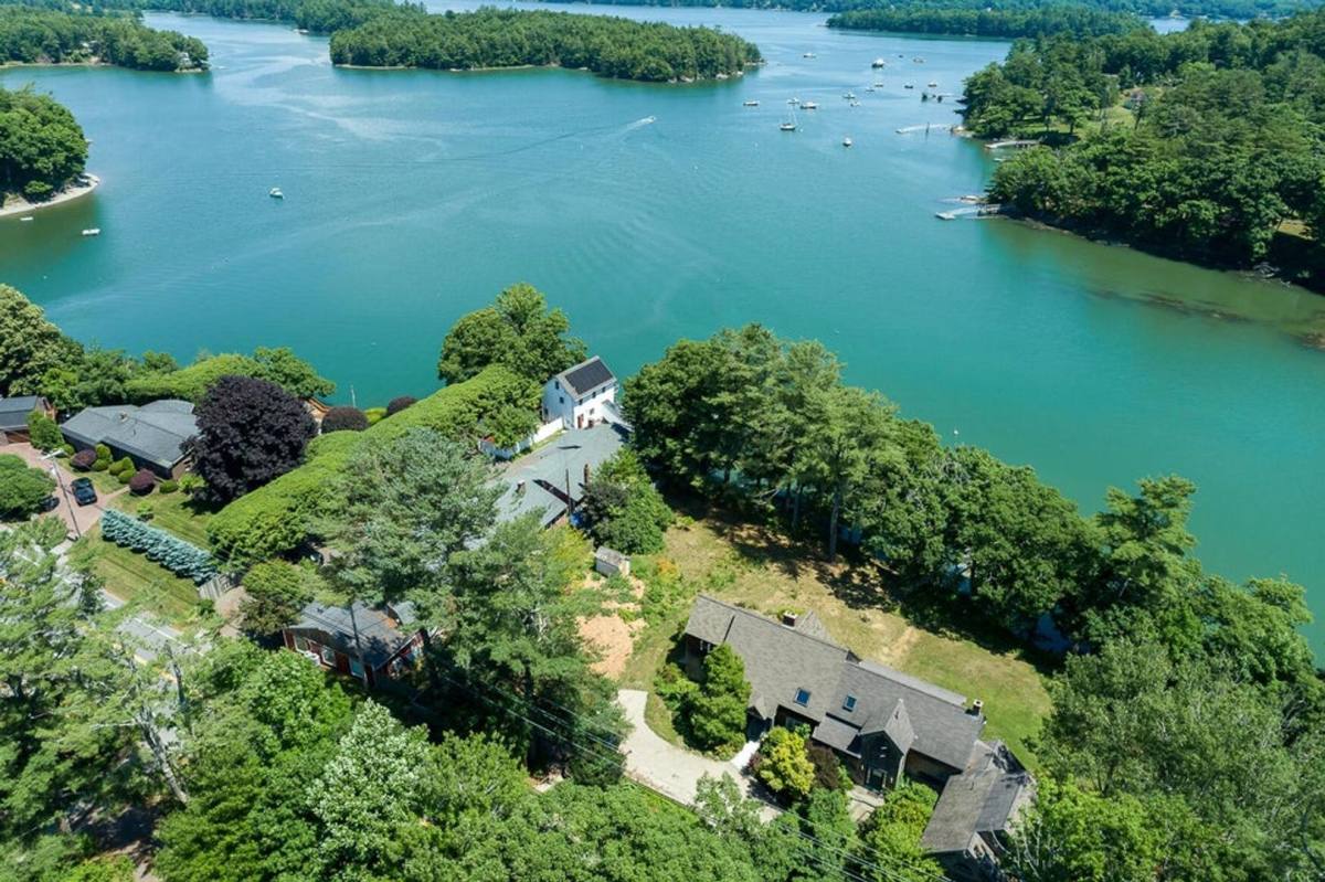 House for rent at 21 Harpswell Islands Rd, Harpswell, ME 04079