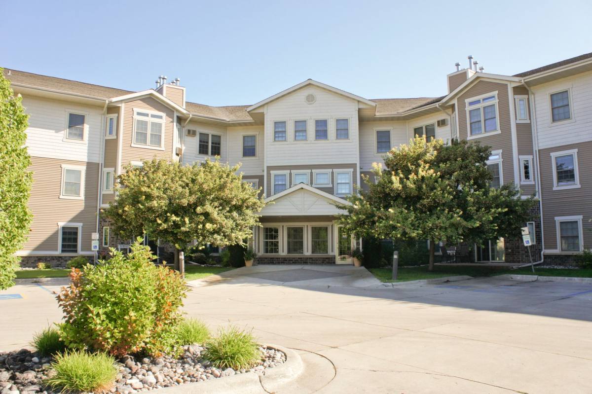Apartment for rent at 705 13th Ave N, Fargo, ND 58102