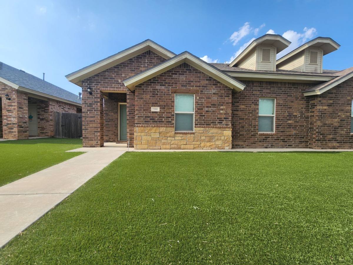 Townhouse for rent at 3208 113th St, Lubbock, TX 79423