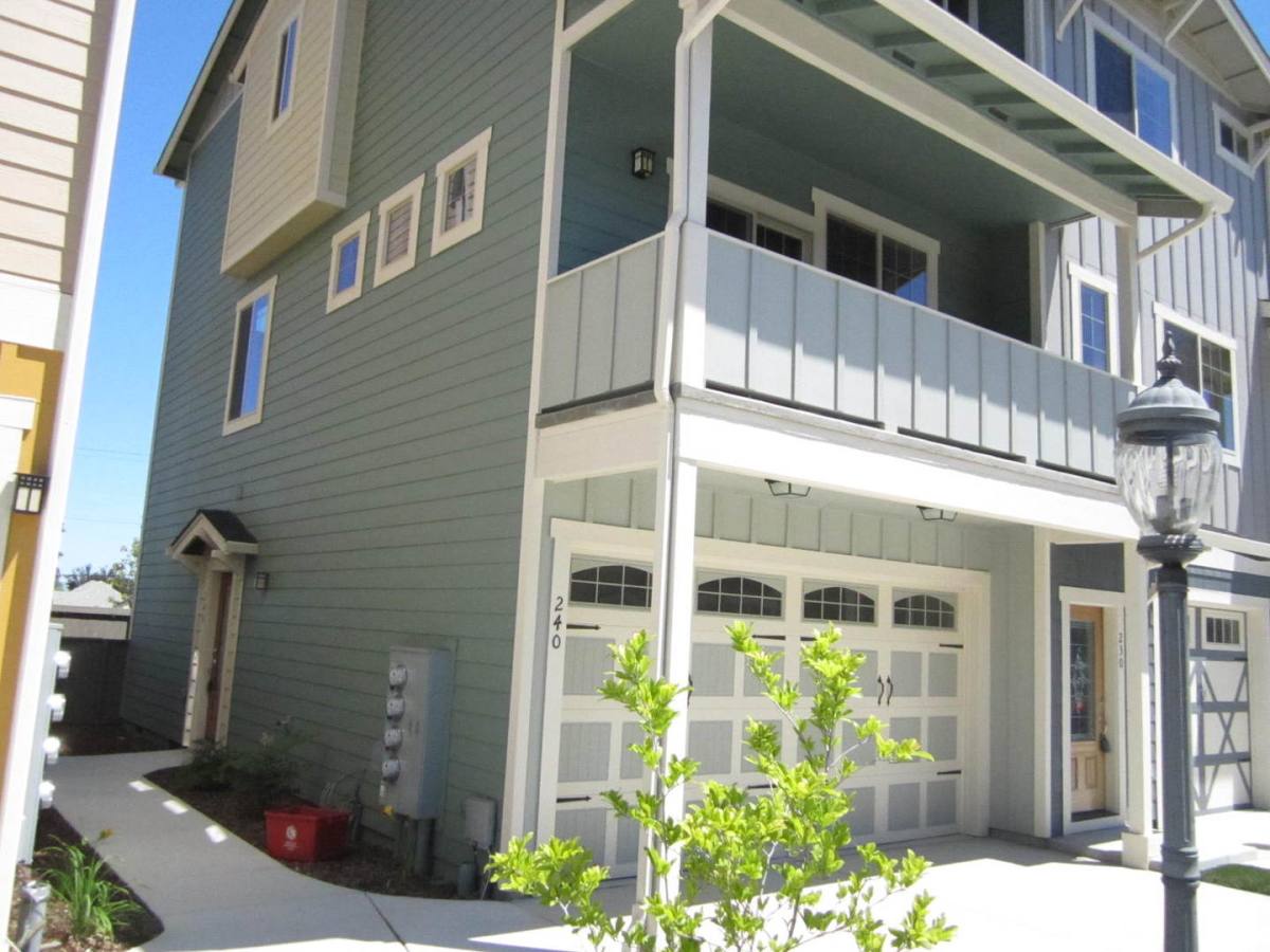 House for rent at 240 Cherry Bark Lane, Medford, OR 97501