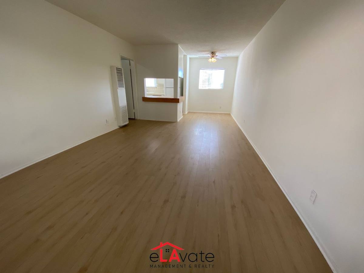 Apartment for rent at 11816 Chandler Blvd, Valley Village, CA 91607