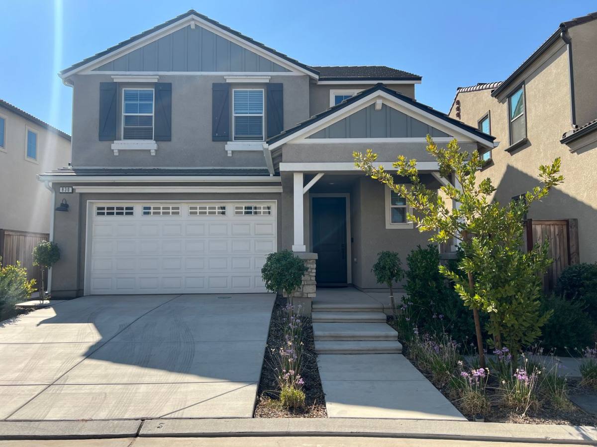House for rent at 830 Twin Oaks Rd, Madera, CA 93636