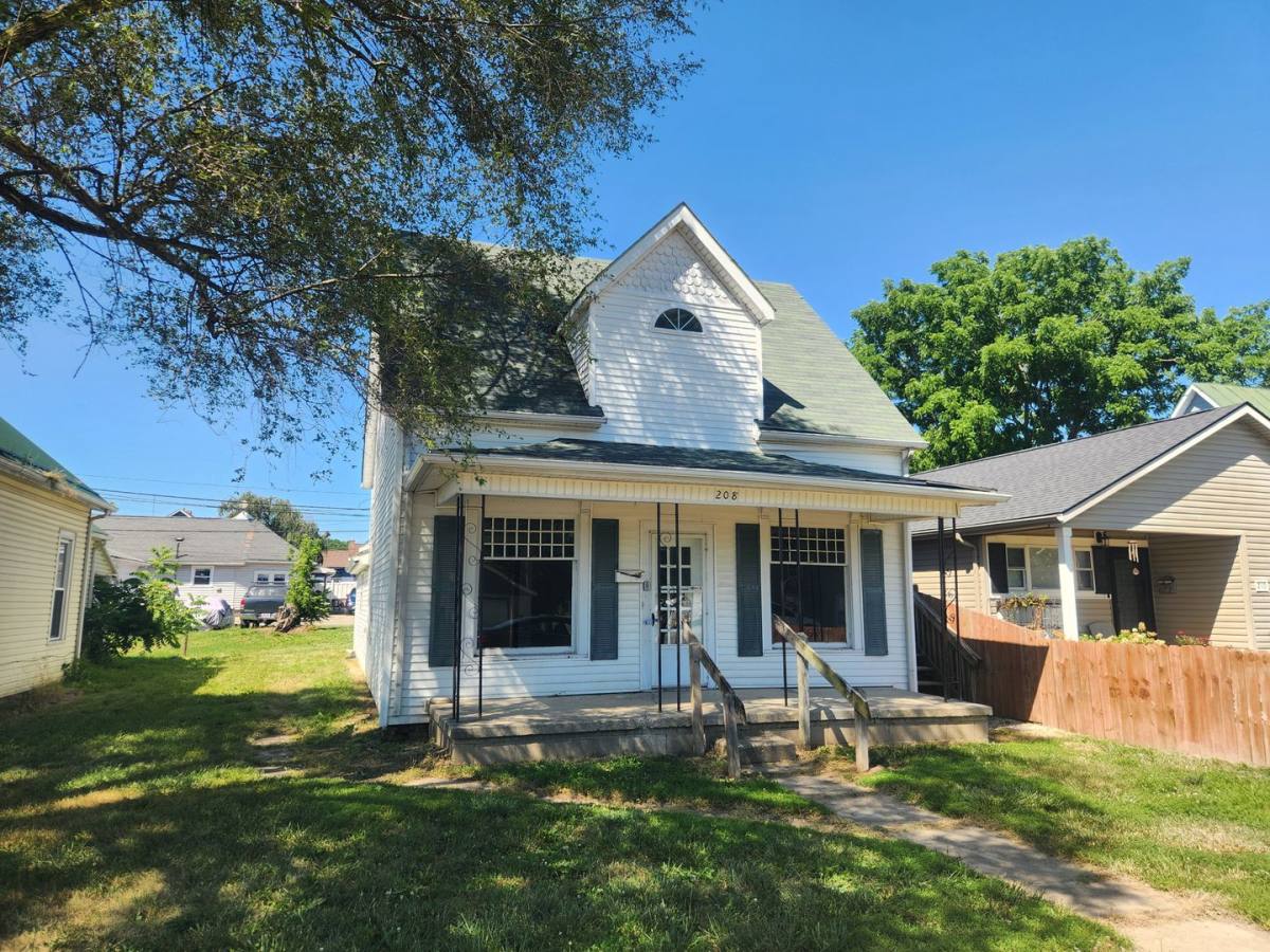 Apartment for rent at 208 Town St, Circleville, OH 43113