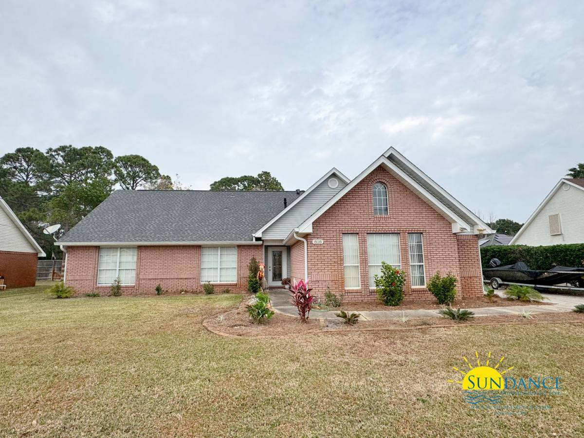 House for rent at 818 Linda Dr, Mary Esther, FL 32569