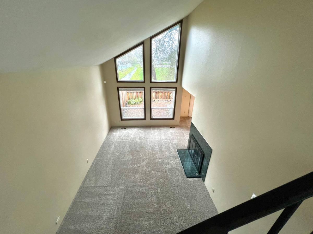 Apartment for rent at 1008-1010 Hazelwood Dr, Oregon City, OR 97045