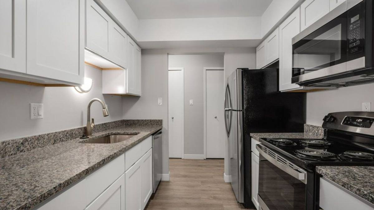 Apartment for rent at 30250 W 12 Mile Rd, Farmington, MI 48334