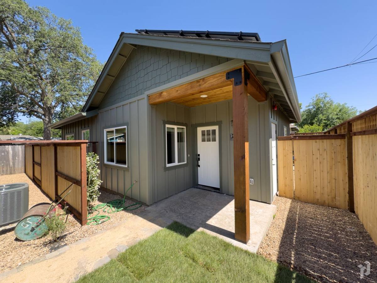Apartment for rent at 1439 Chestnut St, Chico, CA 95928
