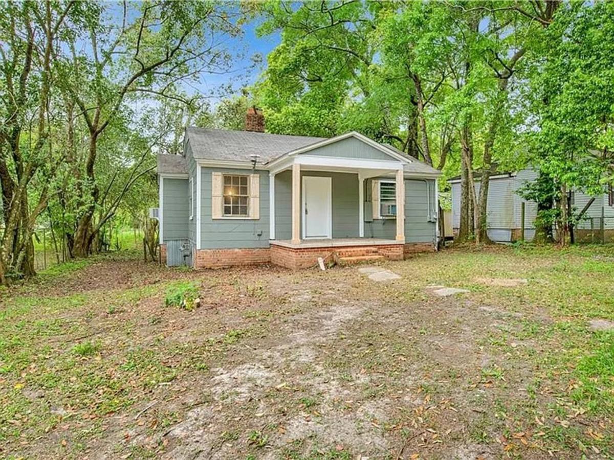 House for rent at 2103 E Victory Dr, Mobile, AL 36606