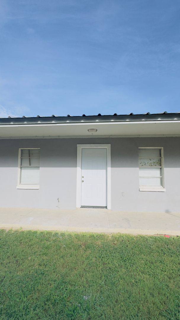 Apartment for rent at 821 W First St, Mission, TX 78572